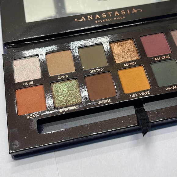Anastasia Beverly Hill - Subculture Palette - Picture 7 of 8